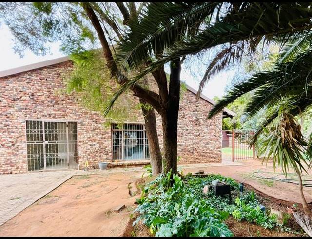 5 BEDROOM HOUSE FOR SALE IN BRANDWAG